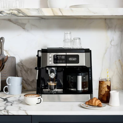 DeLonghi De'Longhi All-In-One Combination Coffee And Espresso Machine COM530M: 10-Cup, 15 Bars, Digital Timer, Black 2 DeLonghi De'Longhi All-In-One Combination Coffee And Espresso Machine COM530M: 10-Cup, 15 Bars, Digital Timer, Black - Image 2
