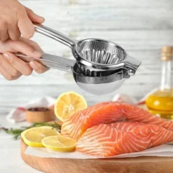 MOVSSOU Lemon Squeezer Manual Citrus Juicer Hand Press Juicer Handheld Lemon Juicer Squeezer Manual Black 15 MOVSSOU Lemon Squeezer Manual Citrus Juicer Hand Press Juicer Handheld Lemon Juicer Squeezer Manual Black -Kitchen Appliances GUEST 5fbfc131 db90 4e1d a38c 9956bd411ecf